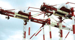 Cranes, Barcelona Port · Delvalle Box